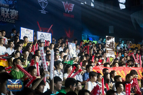 LPL夏季赛W1D3：Angel对位Scout，新人Glfs挑战Tarzan